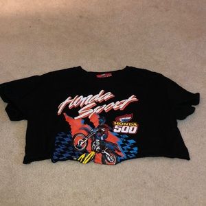 Graphic cropped black T-shirt